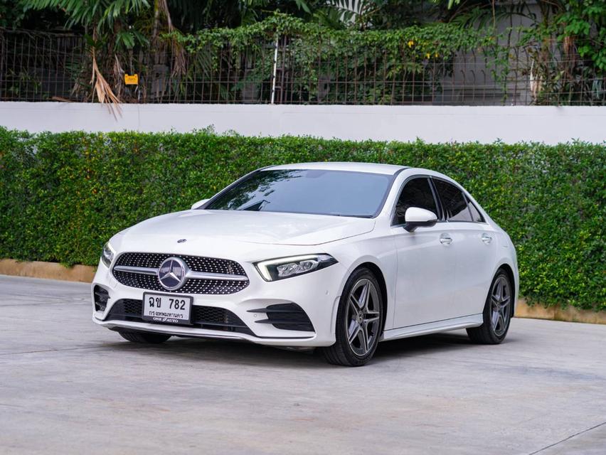 Mercedes Benz A200 AMG DYNAMIC ปีจด 2021 ประกันเครื่องยนต์เกียร์หลังการขาย 3 ปี/30,000. Km.