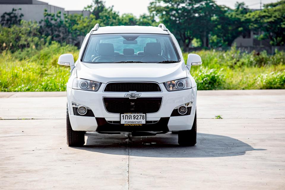 CHEVROLET Captiva 2.4 LT AWD ปี 2012 เกียร์ออโต้ สีขาว Suv 7 ที่นั่ง รูปย่อยที่ 2