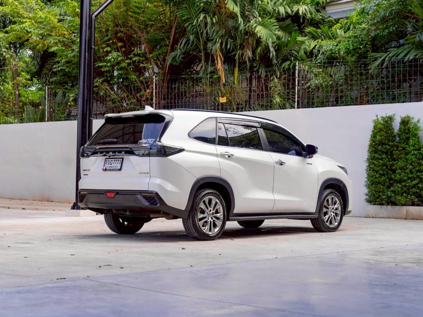 Toyota Innova Zenix 2.0 Hev Premium ปีจด 2024 5