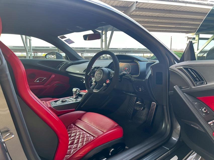 Audi R8 v10 performance 14