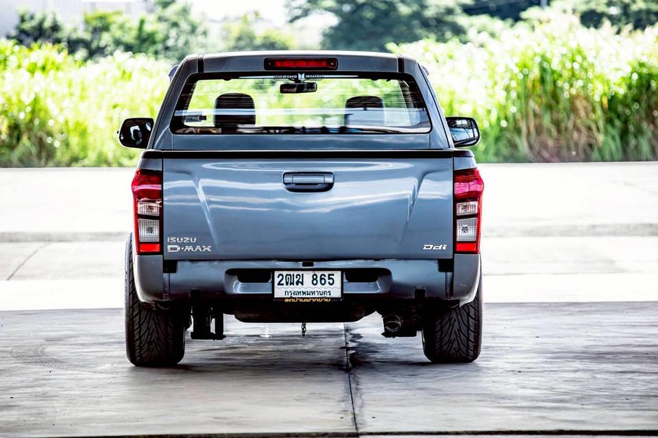 Isuzu D-Max Space Cab 2.5L ดีเซล ปี 2013 สีเทา เกียร์ธรรดา  6