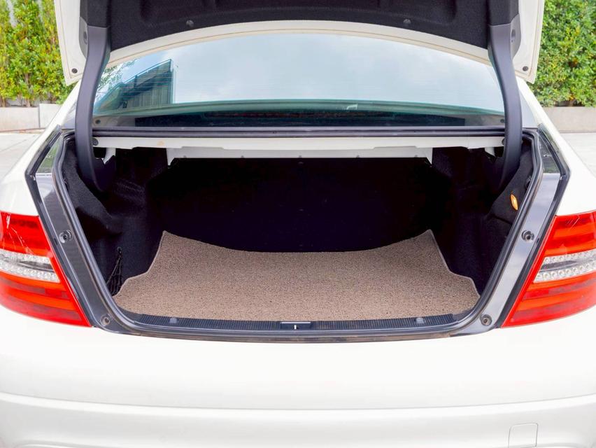 Mercedes Benz C200 CGI 1.8 (W204) ปี 2013 ♨️ #ประกันเครื่องเกียร์3ปี3หมื่นkm ♨️ 13