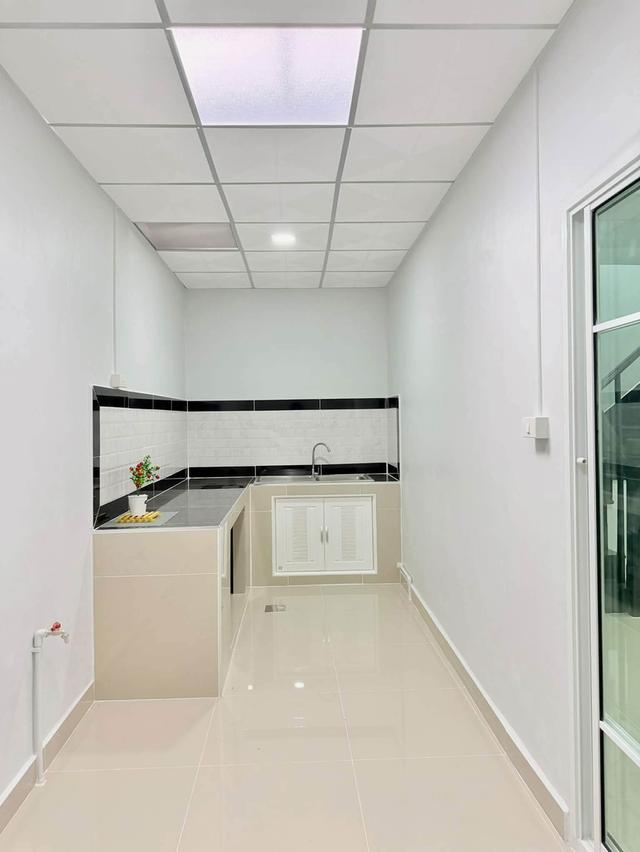 หมู่บ้านพฤกษา18/1 บางใหญ่ ซอยแก้วอินทร์ ทาวน์เฮาส์ 2 ชั้น  ตกแต่งใหม่พร้อมอยู่  มีระเบียงด้านหน้า 9
