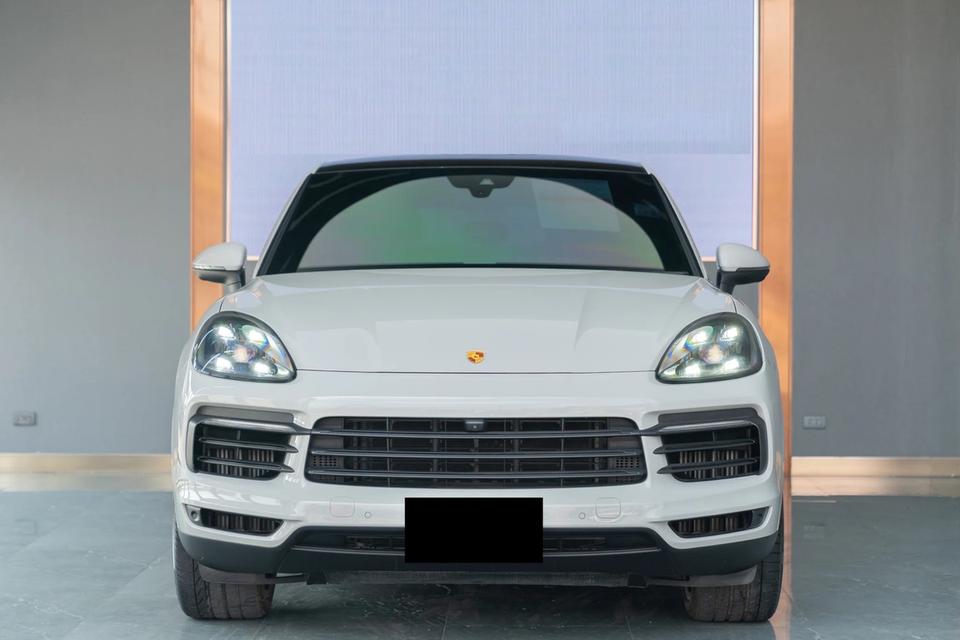 Porsche Cayenne E-Hybrid Coupe 2022 สี Crayon
