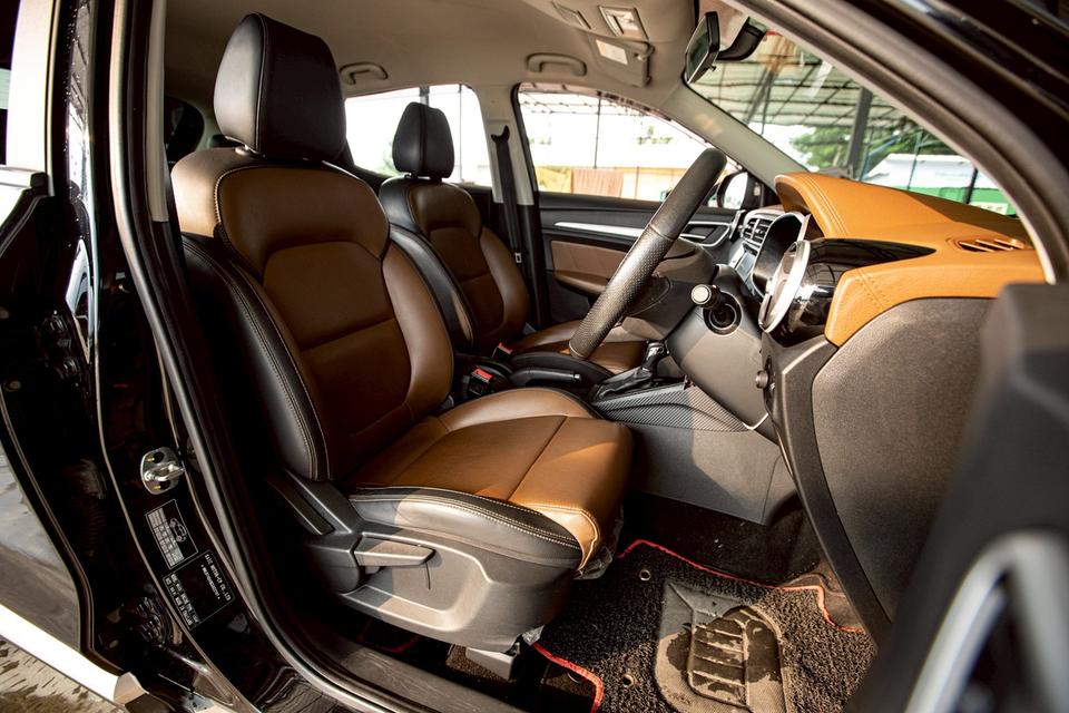 MG ZS 1.5 D ปี 2019 สีดำ มือเดียวป้ายแดง 10