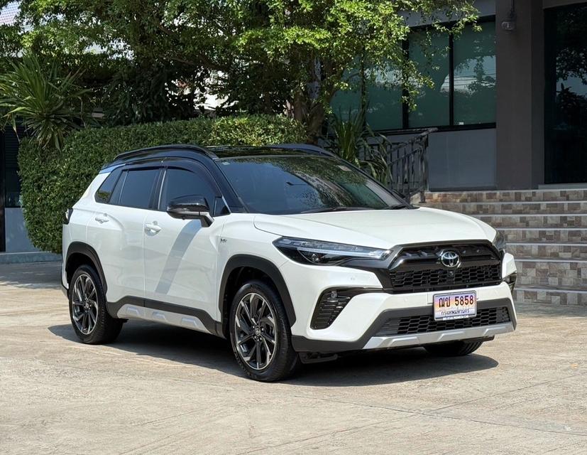 2025 TOYOTA CROSS EHEV GR SPORT รุ่น TOP รถมือเดียวออกป้ายแดง รถวิ่งน้อยเพียง 10,200 กม รถไม่เคยมีอุบัติเหตุครับ