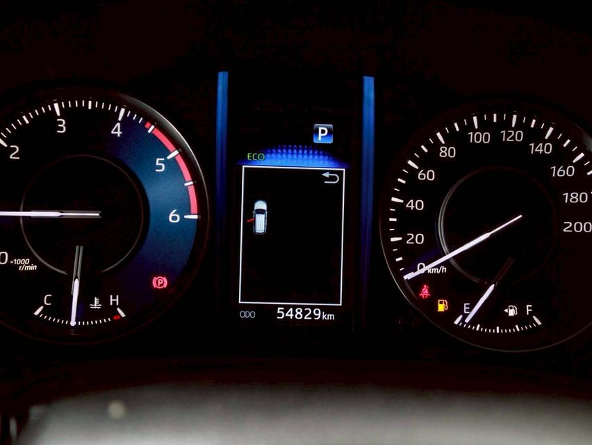 Toyota Fortuner 2.4V 4wd Leader ปี22 9