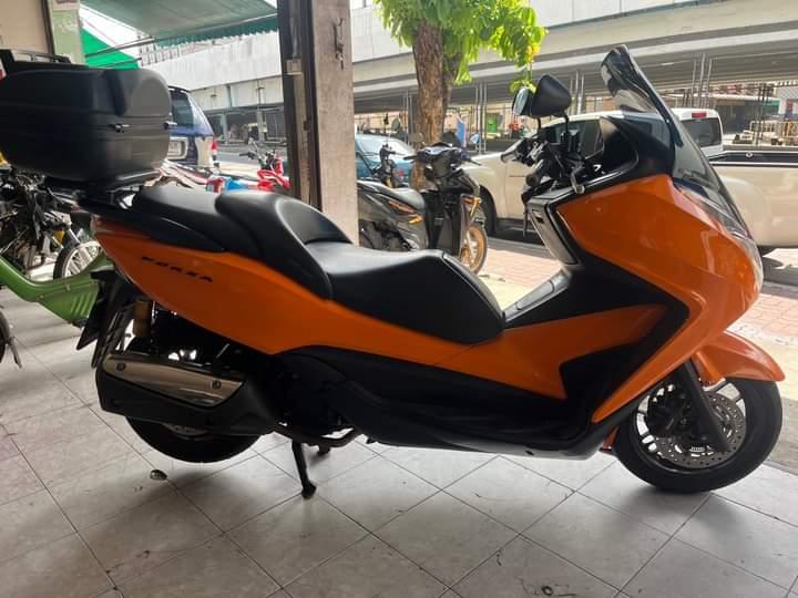 Honda pcx 160 สีส้ม 2