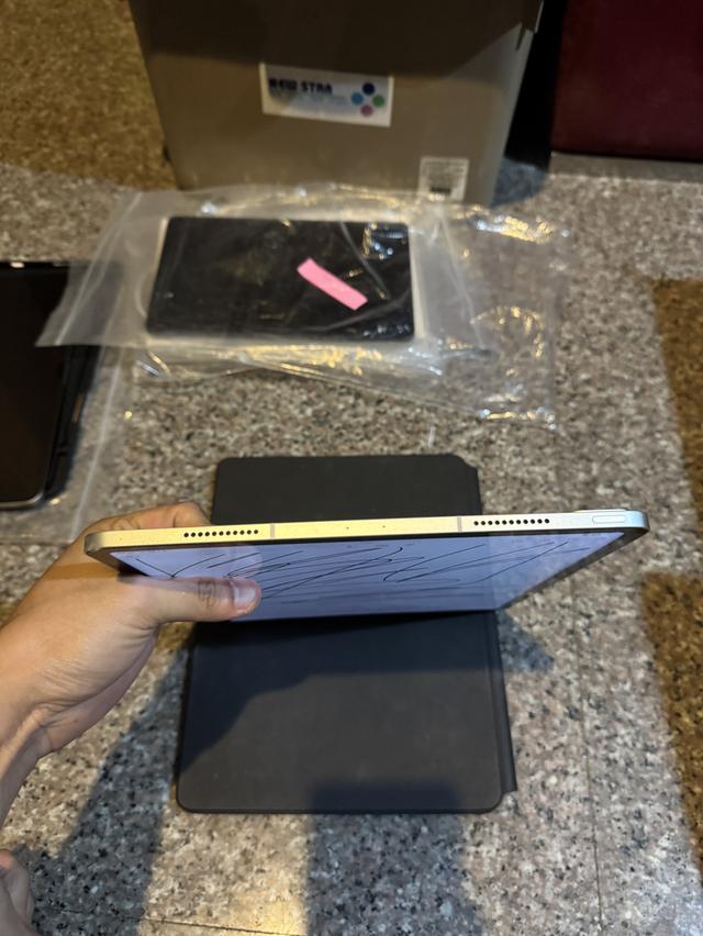 ขายๆๆๆถูกๆๆiPadPro12.9สีSilver M1 128กิ๊กWifi Celluer ใส่ซิมได้คับใช้งานดีทุกๆฟังชั่นสูนTrueทุกๆฟังชั่นรีสโตได้ตลอดไม่มีติดไอคราว  ( จอสวยๆขาวจั๊วไม่เ 3