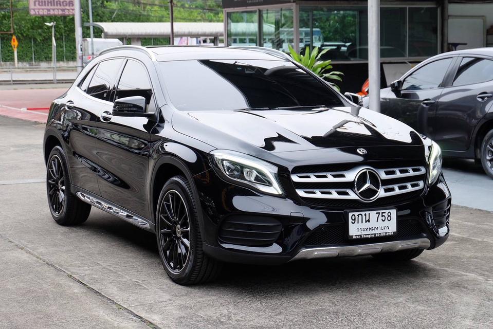 Mercedes-Benz GLA 250 AMG หลังคาแก้ว ปี 2020 Sาคาเพียง 798,000.- 2