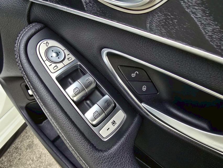 รหัสรถ WMT7504 BENZ C350e Avantgarde ปี 2017 รูปที่ 8