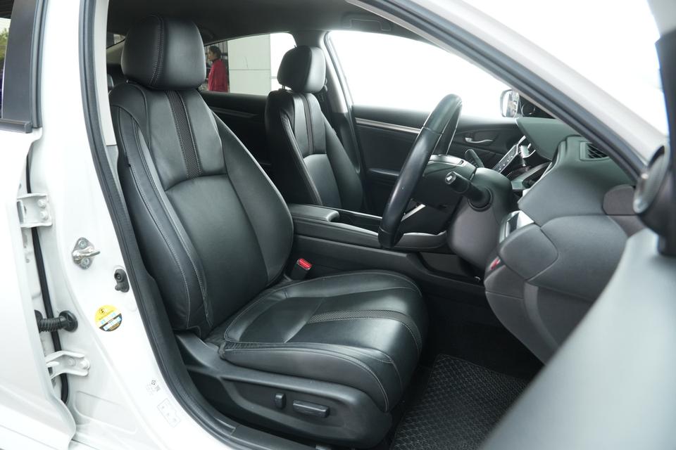2021 HONDA CIVIC FC 1.8 EL i-VTEC สีขาว เลขไมล์ 115893 กม.  13