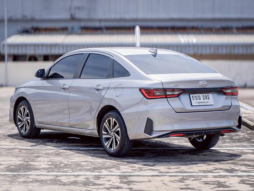 TOYOTA YARIS ATIV 1.2 Smart เกียร์ Auto สีเทา ปี2024 5