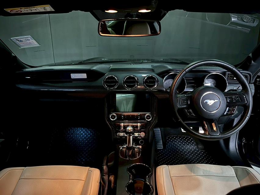 Ford Mustang 2.3 EcoBoost Coupe เลขไมล์เพียง 66,xxx Km. สีดำดุดัน ปี 2016 ภายใน Two-Tone หายากกกมากกก