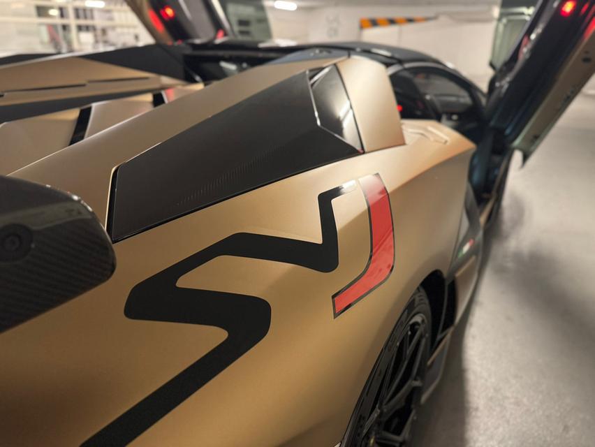 Lamborghini Aventardor SVJ Roadster รูปที่ 9