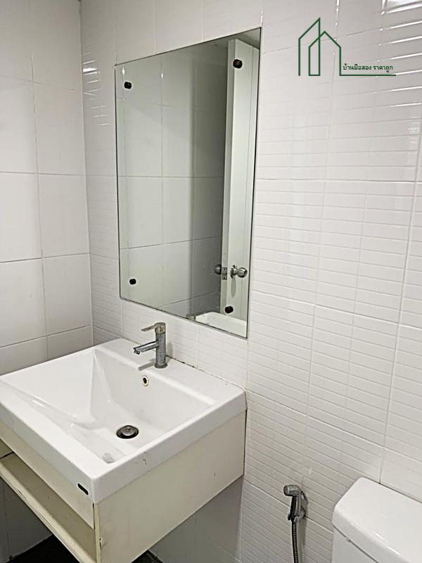 ทาวน์เฮาส์ 2 ชั้น  หลังมุม หมู่บ้านเดอะคอนเน็ค 22 ( มีนบุรี-รามอินทรา ) ถนนสุวินทวงศ์  6