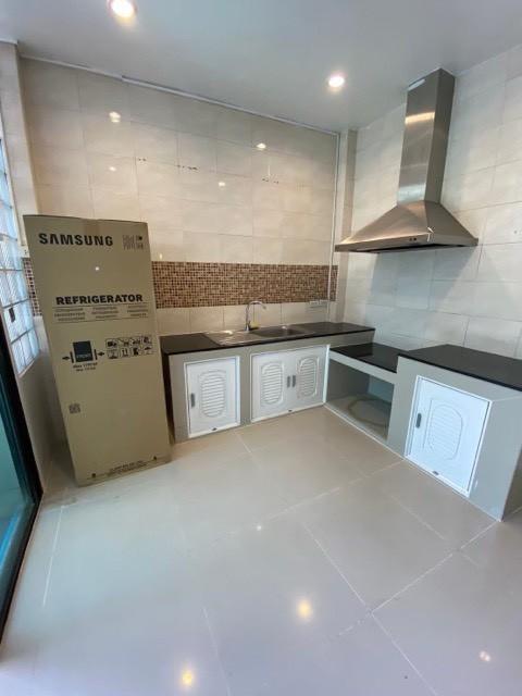 ให้เช่าทาวน์โฮม 3 ชั้น Areeya Mandarina สุขุมวิท 77 ใกล้รถไฟฟ้าสายสีเหลือง สถานีศรีนุช เฟอร์นิเจอร์ครบ พร้อมเข้าอยู่ 9