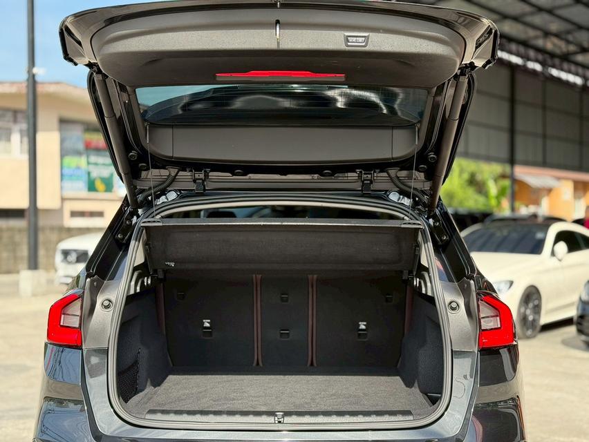 2023 BMW X1, 1.5 sDrive18i โฉมปี 23-ปัจจุบันเครื่องยนต์เบนซิน LCI รหัสตัวถังU11 รถสีดำ รูปที่ 14