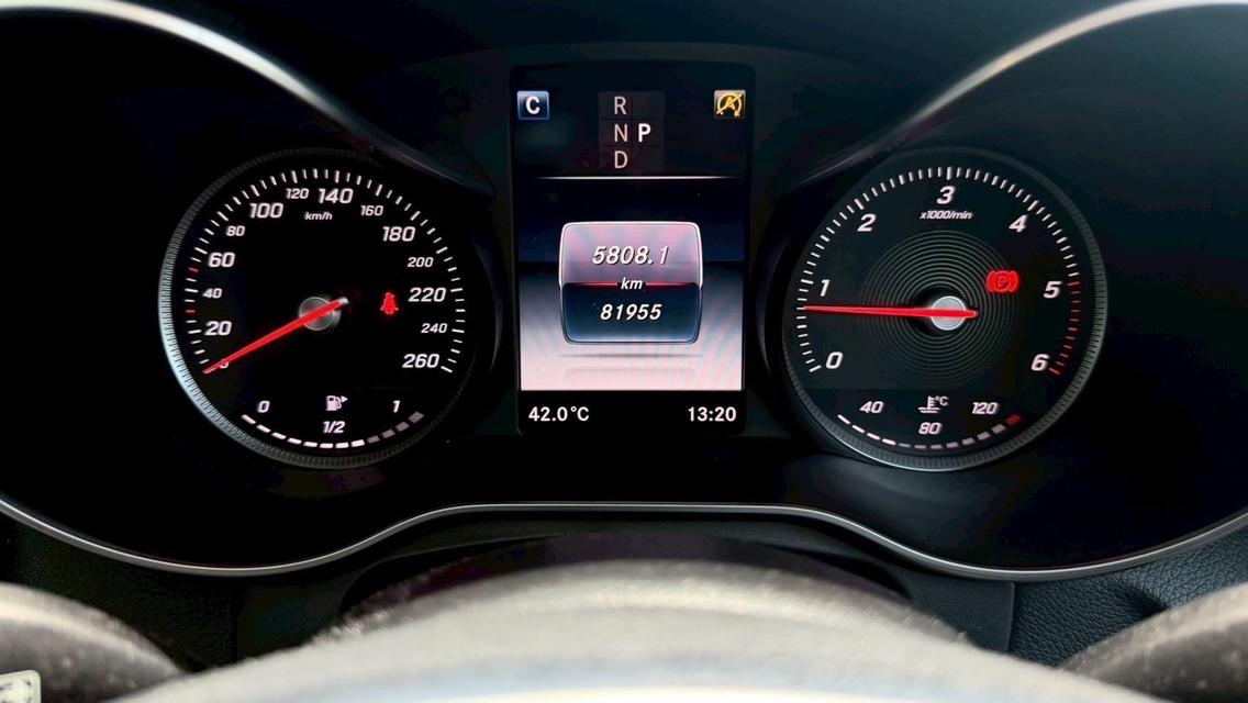 2016 BENZ GLC 250d 4 MATIC AMG DYNAMIC สีขาว เลขไมล์ 93,XXX KM รถสวย เซอร์วิสตามระยะ เปลี่ยนสันยาได้เยอะ รูปที่ 14