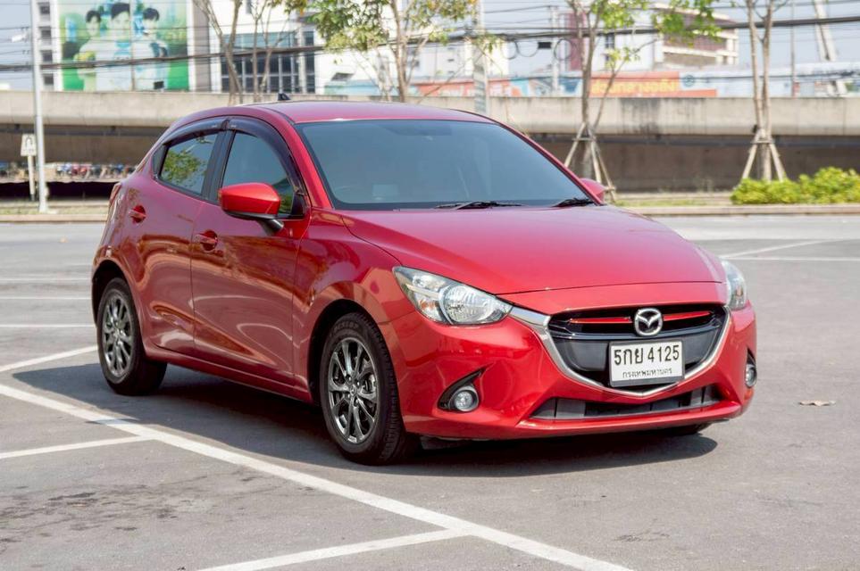 Mazda2 1.3 High Connect 5 ประตู สีแดง ปี 2017