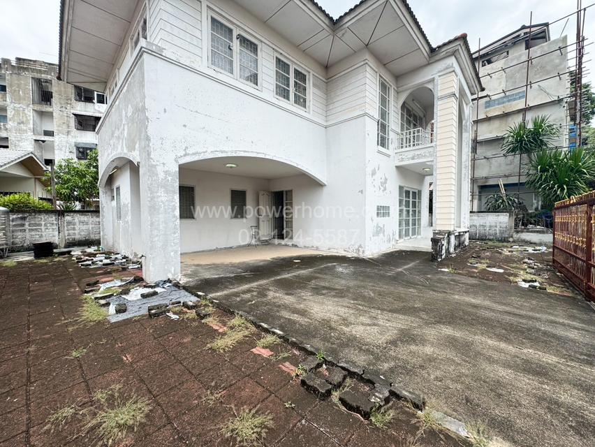 หมู่บ้านลลิลกรีนวิลล์ ถนนสุขาภิบาล 5 แขวงออเงิน เขตสายไหม กรุงเทพมหานคร