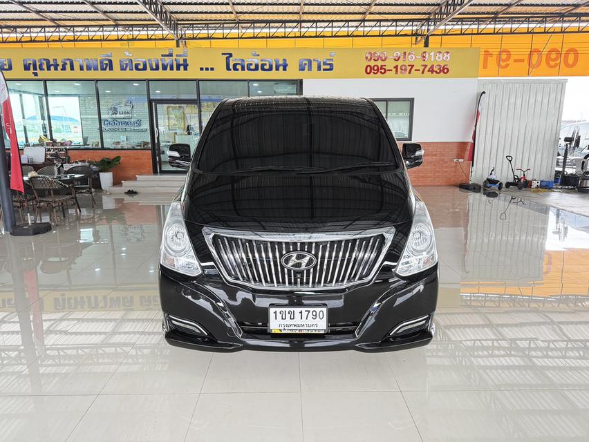 Hyundai Grand Starex 2.5 VIP (ปี 2018) Wagon AT 2