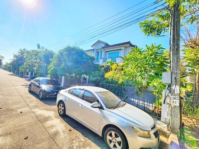 บ้าน 2ชั้น หลังมุม ม.พระจอมเกล้าลาดกระบัง ตลาดจตุจักรคุ้มเกล้า 3.6 กม รร.เตรียมอุดมพัฒนาการสุวรรณภูมิ 2.5 กม. สุวินทวงศ์ 1