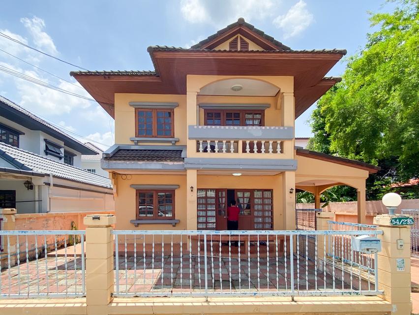 🏡 ขายด่วน! บ้านเดี่ยว 2 ชั้น แปลงมุม หมู่บ้านศราวัณวิลล์ ซอย 12 เนื้อที่ 52 ตร.วา 4 นอน 2 น้ำ จอด 3 คัน ทำเลติด Central แจ้งวัฒนะ เพียง 5.5 ลบ.! 🏡 1
