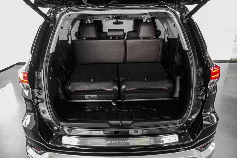 2019 TOYOTA FORTUNER 2.4 V 2WD SUV สีดำ เลขไมล์ 120945 กม. 7