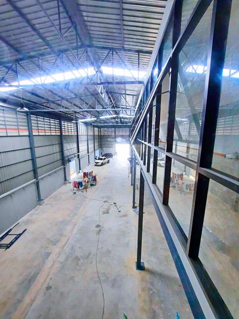พร้อมออฟฟิศ 270ตร.วา.MRT วัชรพล 2.2กม.ให้เช่าโกดัง 2 ชั้น 1300ตร.ม.ม.นอร์ทกรุงเทพ 4.1 กม. 3นอน 3 น้ำ เพลินนารีมอลล์ 1.3  4