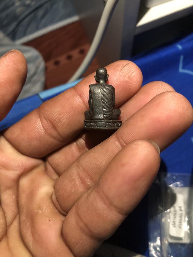 หลวงปู่ดุลย์ ถ้าใครสนใจโทรเบอร์หรือโทรเลยมาย