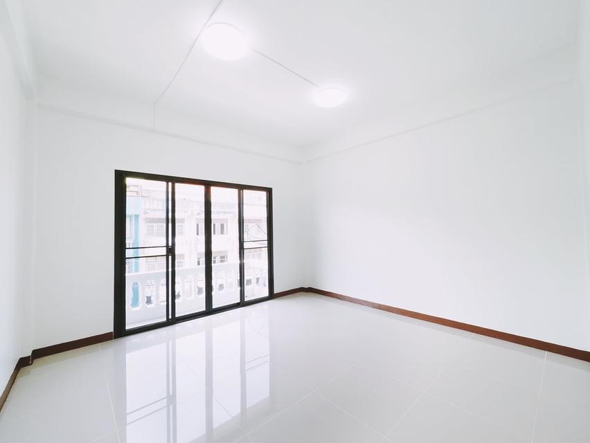 ขายอาคารพาณิชย์ 3.5 ชั้น+ดาดฟ้า ม.บัวทองธานี ขนาด 15 ตรว. 5นอน 3น้ำ [บางใหญ่-กาญจนาภิเษก] ขาย 1.99ล้าน 16