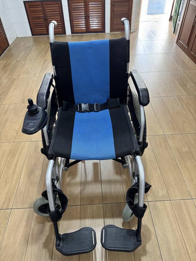 ขายด่วน เก้าอี้รถเข็นวีลแชร์ไฟฟ้ารุ่นCM-102AL น้ำหนักเบาอะลูมิเนียมใช้งานง่ายบังคับด้วยจอยสติ๊ก สภาพดี