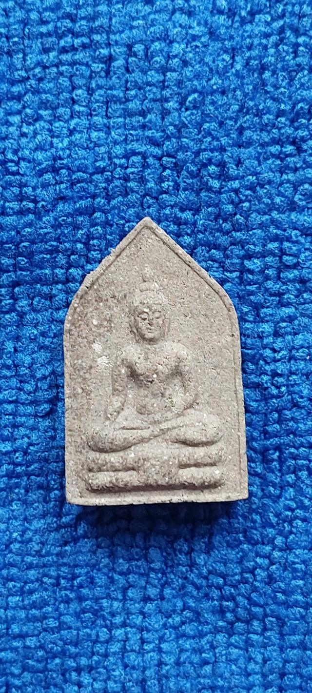 พระผงพุทธสิริวัฒน์ (หรือบางพื้นที่เรียก พระผงสิริวัฒน์) จัดสร้างโดย อาจารย์ศรีเงิน อาภาธโร วัดดอนศาลา