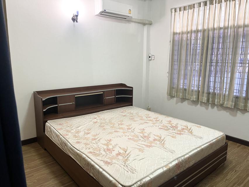 ขาย / ให้เช่า ทาวน์เฮ้าส์ 3 ชั้น ใจกลางเมือง สุทธิสาร–อินทามระ 11