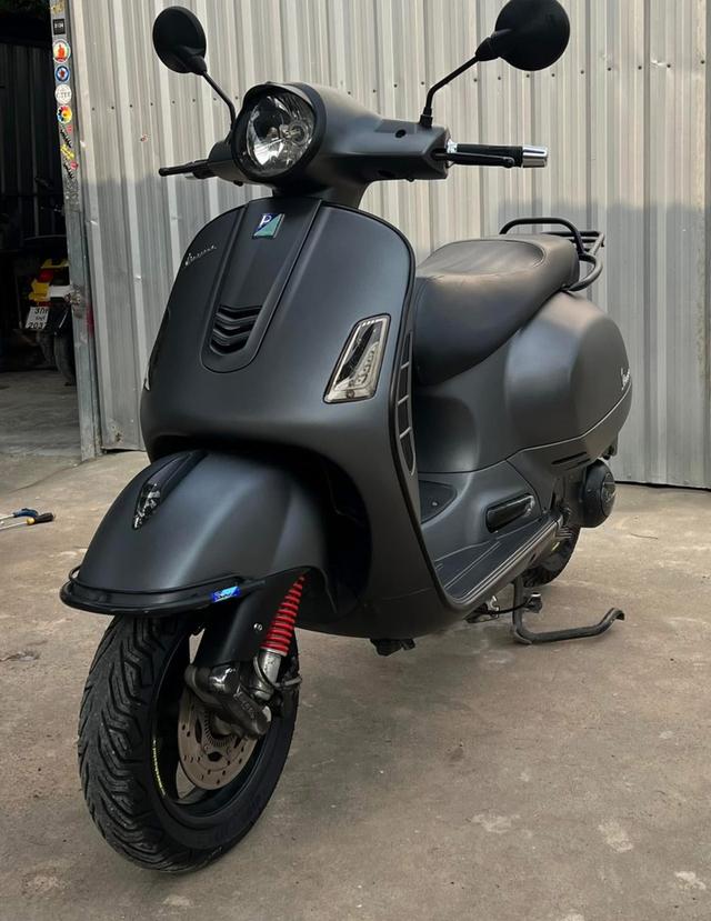 Vespa GTS 300 สีดำด้าน ปี 2017 4