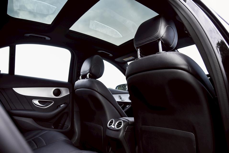 รหัสรถ CBL3968 -Benz C300 BLUETECHYBRID AMG W205 AT 2015 12