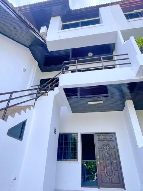 ลาซาล33-39 รร.นานาชาติบางกอกพัฒนา 200 ม.4 นอน ให้เช่าทาวน์โฮม 3 ชั้น 25ตร.วา.295 ตร.ม.BTS บางนา 2.2กม.ทำเลดี ย่านสุขุมวิ 1