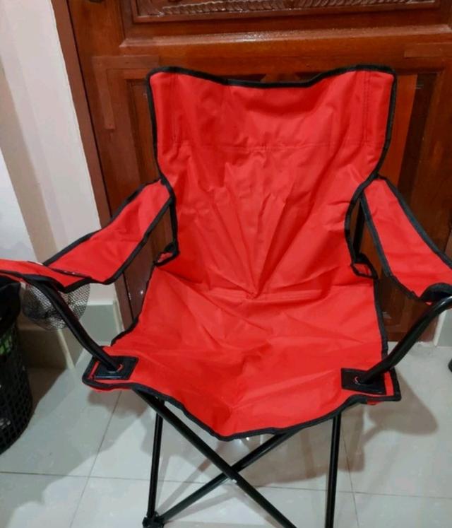 พร้อมขายเก้าอี้สนาม สีแดง 1