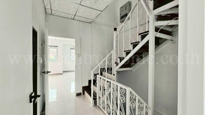 ให้เช่า ทาวน์เฮ้าส์ 3 ชั้น ซอย พิบูลสงคราม 22 ใกล้ MRT แยกติวานนท์ รีโนเวทใหม่พร้อมอยู่ 10