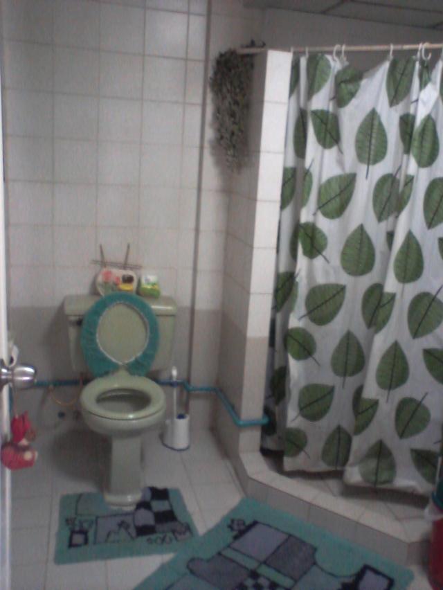 บ้านแฝด สองชั้น 3 ห้องนอน 1 ห้องแม่บ้าน 2 ห้องน้ำมีอ่างอาบน้ำ หลังริม ขนาด 36.1 ตารางวา มียามรักษาความปลอดภัย 24 ชั่วโมง หมู่บ้านติดถนนวิภาวดีรังสิต 9