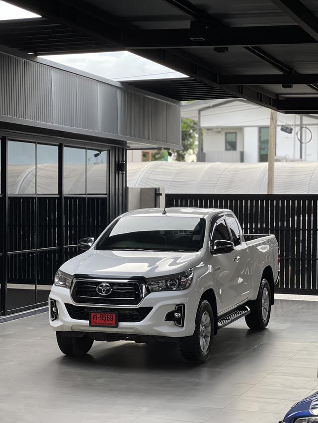 Toyota Hilux Revo 2.4 E