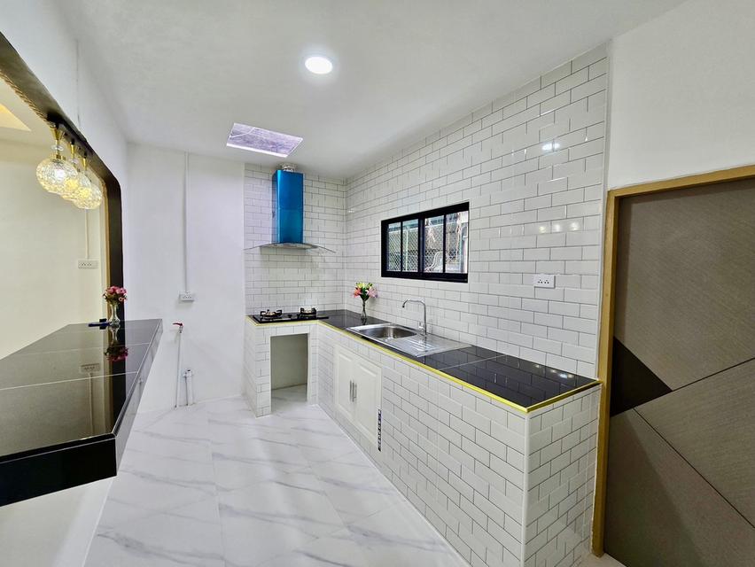 หมู่บ้านวรารักษ์ เลียบคลองสอง 27 6