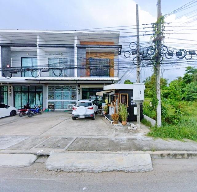 ตลาดศรีระยอง 1.6 กม.ให้เช่าอาคารพาณิชย์ 2 ชั้น เซ็นทรัล ระยอง 4 กม. ห้องริม 27 ตร.วา. 220 ตร.ม. 2แอร์ 2นอน 2น้ำ 2