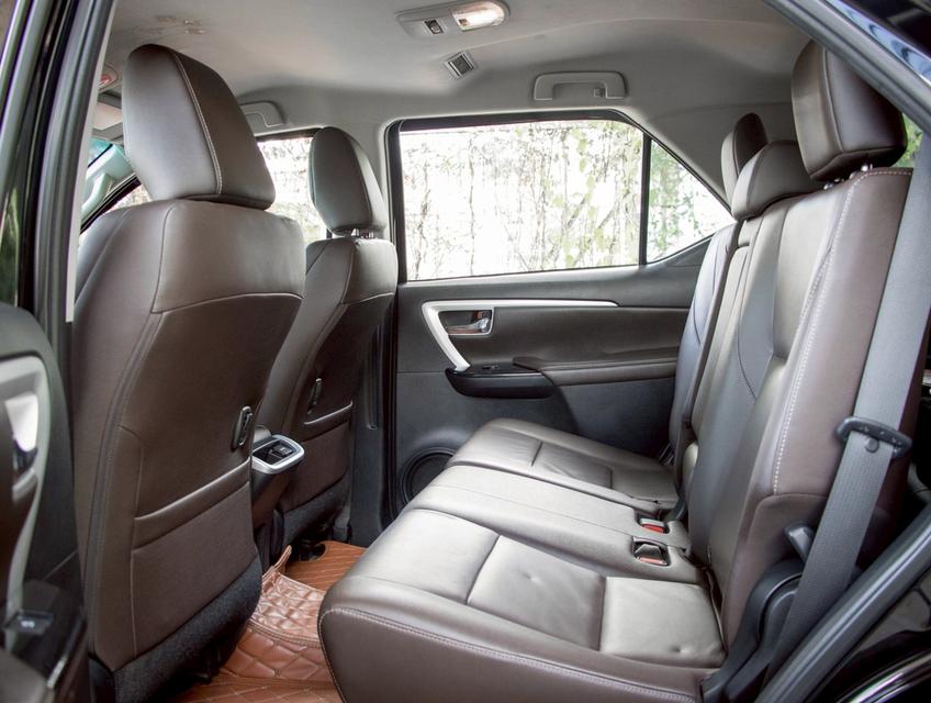 TOYOTA FORTUNER 2.4 G 2WD ปี 2019 13