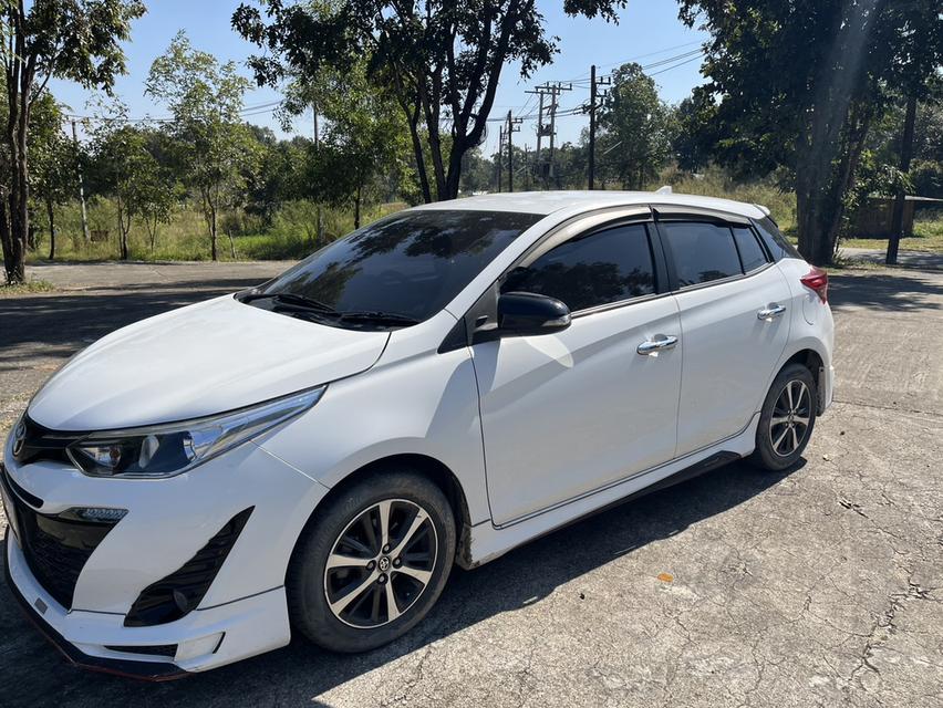 Toyota Yaris 1.2 G 2019 ตัวท๊อปสุด สีขาว รถEco Car Hatchback 5 ประตู ขับประหยัดน้ำมัน รถมือเเรกออกห้าง ** รถบ้านมือเดียว ผู้หญิงใช้
