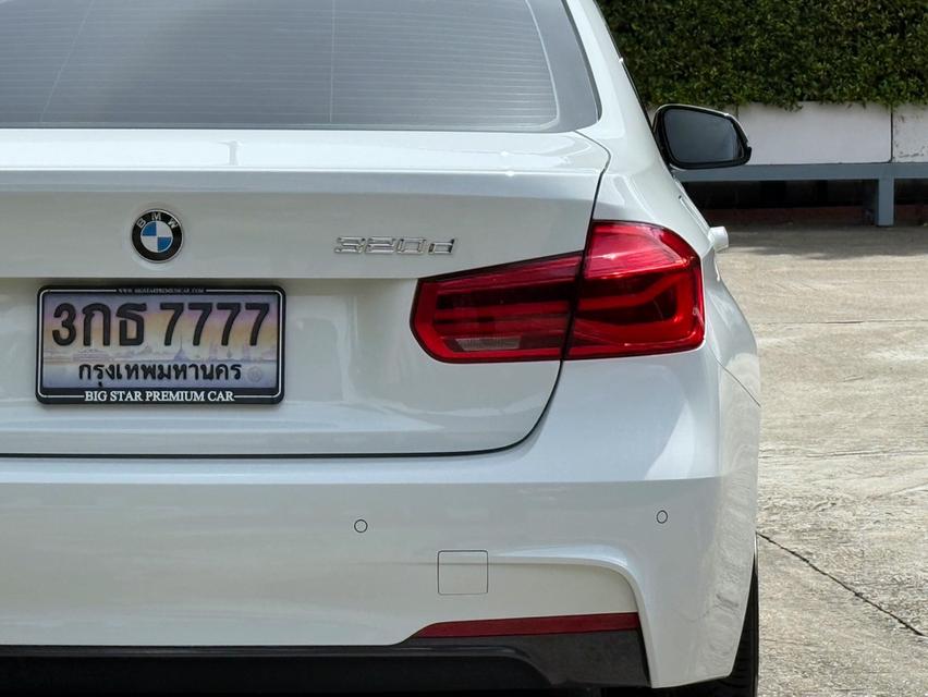 2019 BMW 320D MSPORT ( แท้ ) รถมือเดียวออกป้ายแดง รถวิ่งน้อย เข้าศูนย์ทุกระยะ รถไม่เคยมีอุบัติเหตุครับ 9