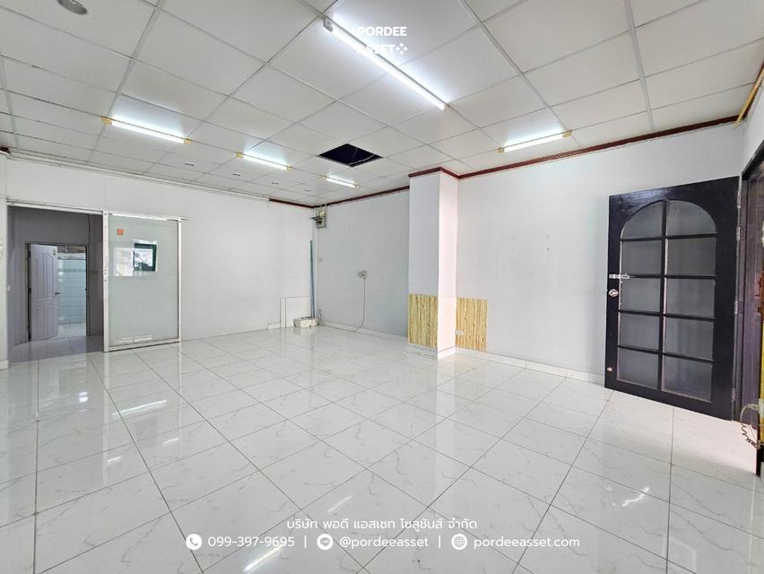 ขาย!! ทาวน์เฮ้าส์ 3 ชั้น ซื่อตรงการ์เด้น ถนนรัตนาธิเบศร์ ไทรม้า เมืองนนทบุรี (ขนาด 19 ตร.ว.) ติดถนนใหญ่และรถไฟฟ้า ทำเลดีๆแบบนี้ หาไม่ได้อีกแล้ว 4