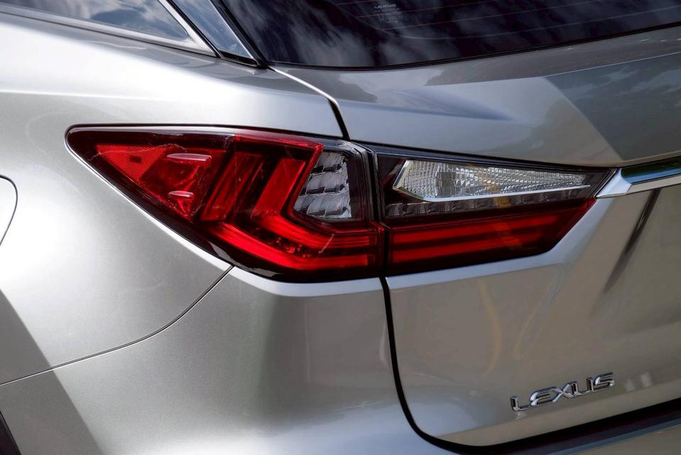 Lexus RX200T 2.0 Turbo Premium ปี 2017 รถสวยใช้น้อยมาก คุ้มจริงๆครับ 5