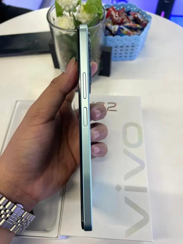 โทรศัพท์สวยๆราคาดี Vivo Y22 3